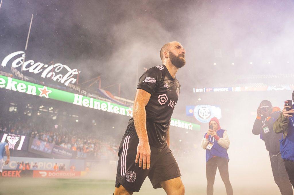 ¡Entre lágrimas! Gonzalo Higuaín se despide del fútbol tras jugar su último partido como profesional: “Se terminó lo que más amé”