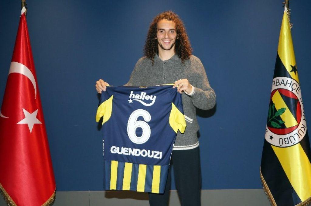 Messi tiene el reemplazo de Busquets, Real Madrid recibe oferta tentadora por Rüdiger y Barcelona confirma fichaje