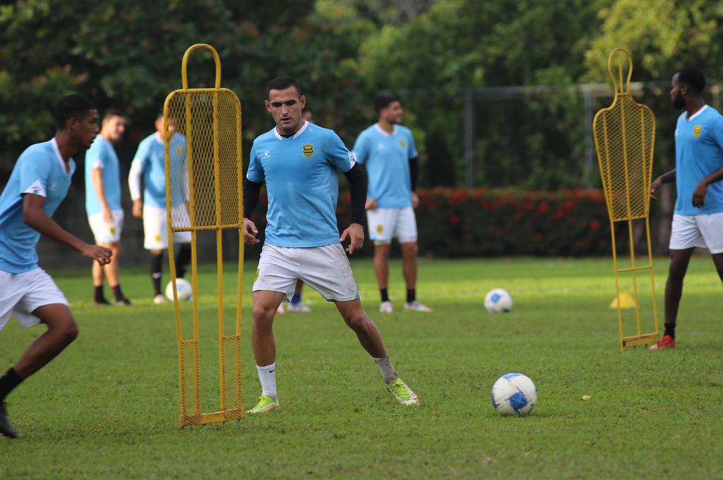 Mercado: Kevin López a Guatemala, baja en Real España y Júnior Lacayo en la mira de tres clubes catrachos