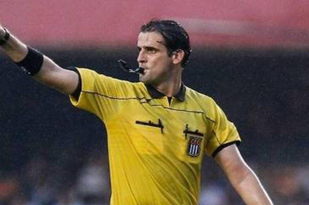 A Messi le cambiaron el árbitro, el amigo inesperado que visitó a Leo y el guardaespaldas del ‘10’ sorprende con foto histórica