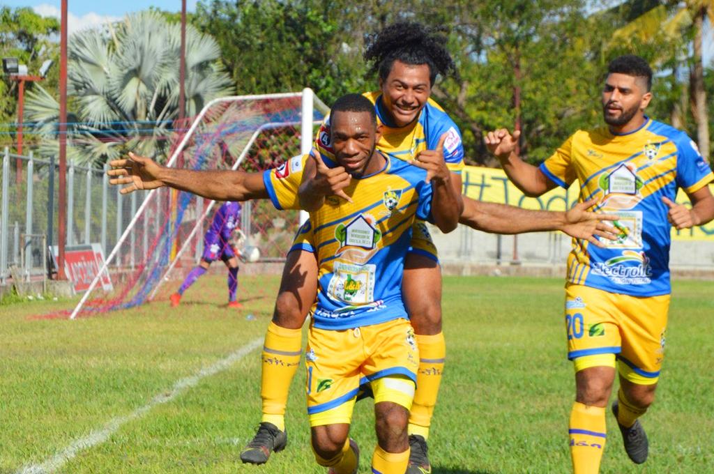 El Jocoro FC pulveriza al campeón Alianza con goles de los hondureños Jairo Róchez y Júnior Padilla