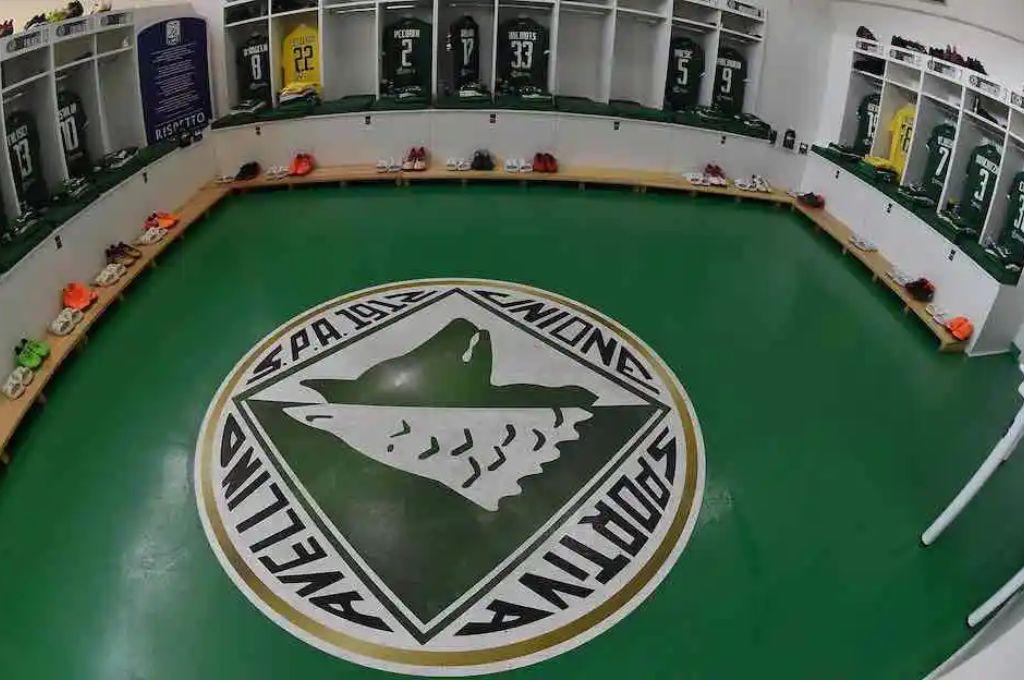 El inédito club que asciende de división cada vez que renuncia o muere un Papa: la maldición inversa