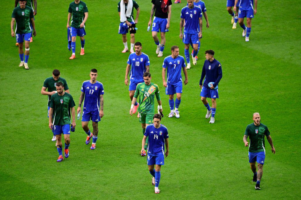 Desgarradoras imágenes de Italia, el último campeón de la Eurocopa, la decepción de Buffon y la fiesta de Suiza