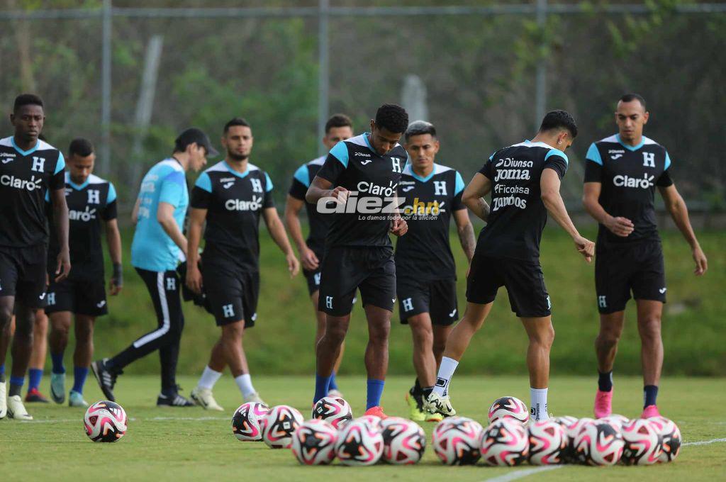 Histórico ex jugador portugués sorprende y visita entrenamiento de la Selección de Honduras previo al juego ante Cuba
