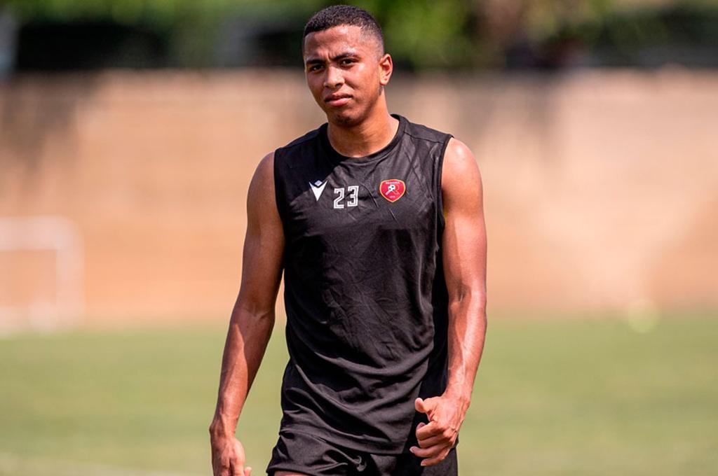 Preocupante: Hondureño Rigoberto Rivas cumplirá dos meses sin jugar en el Reggina de Italia