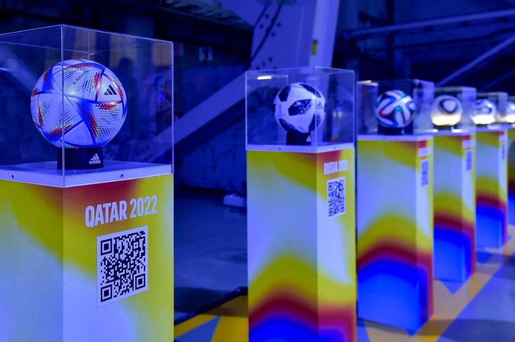 Argentina presentó el avión que llevará a la albiceleste, su familia e hinchas al Mundial de Qatar 2022.