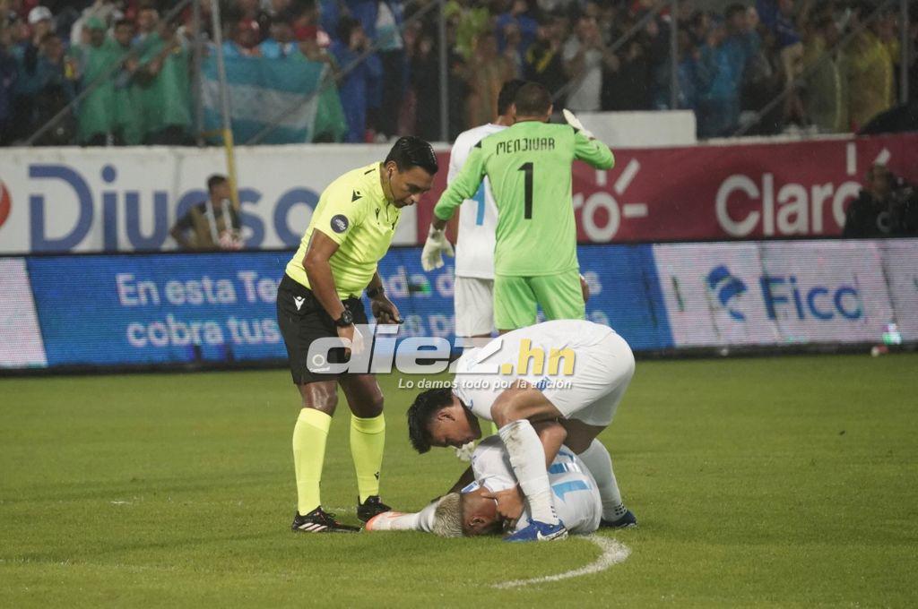 Bronca entre jugadores, el festejo de Honduras tras vencer a México y el feo gesto de Javier Aguirre, quien sufrió un corte en la cabeza