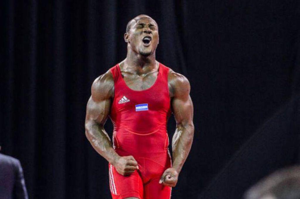 Julimar Ávila, nadadora hondureña que estará en París 2024: Salió en la revista Forbes, su récord y su especialidad en el agua