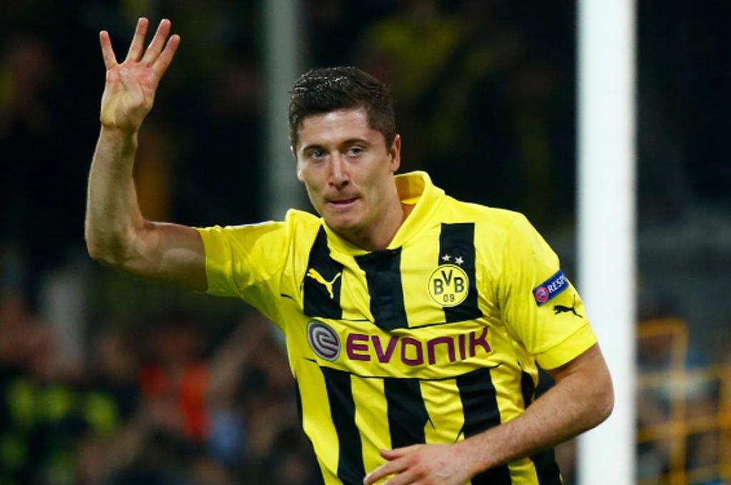 Era mejor que Lewandowski, el Chelsea de Mourinho le ofreció contrato, pero terminó borracho en las calles de Polonia