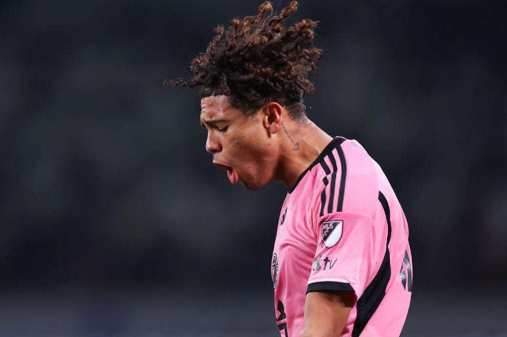 La reacción de famoso al conocer a Messi en la MLS y el cómodo look de Antonela ¿Qué pasó con David Ruiz?