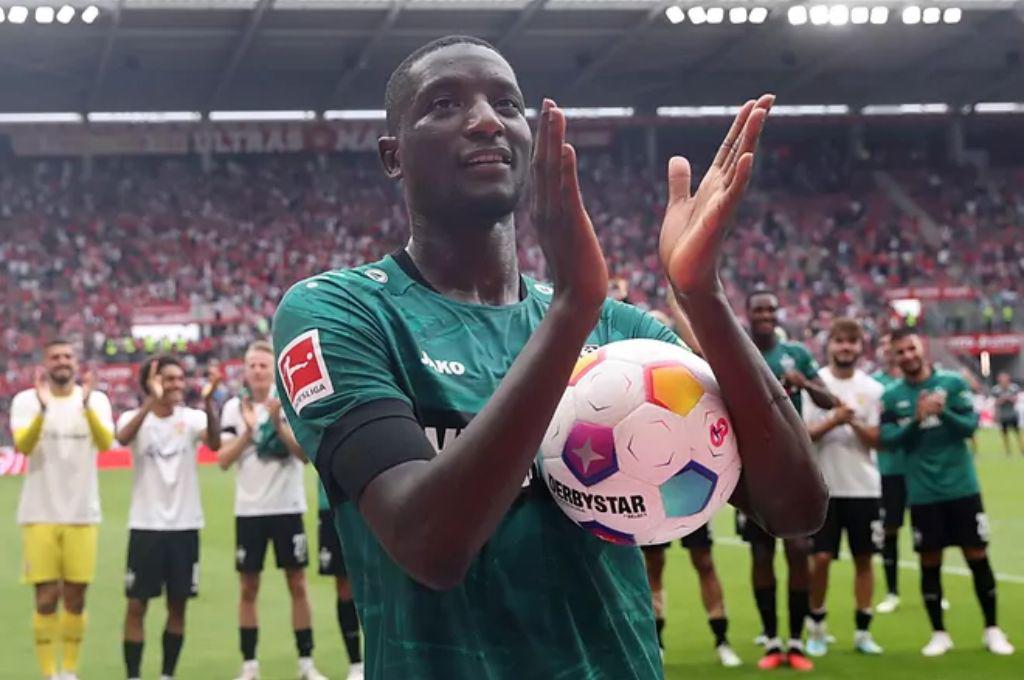 Flick le pidió que renovará pero rechazó al Barcelona; y el que se equivocó al negar al Madrid; Bayern le pone a precio a Kimmich