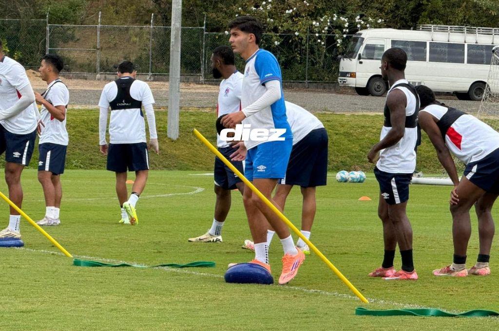 Olimpia vs Marathón: tremendo abrazo de Espinel, futbolista usa vendaje para llegar a la final y otro se ausenta del entreno