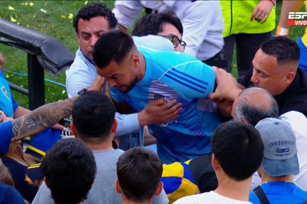 River Plate se burla de La Bombonera, ‘Chiquito’ Romero se encaró con hincha de la barra de Boca y la respuesta del portero