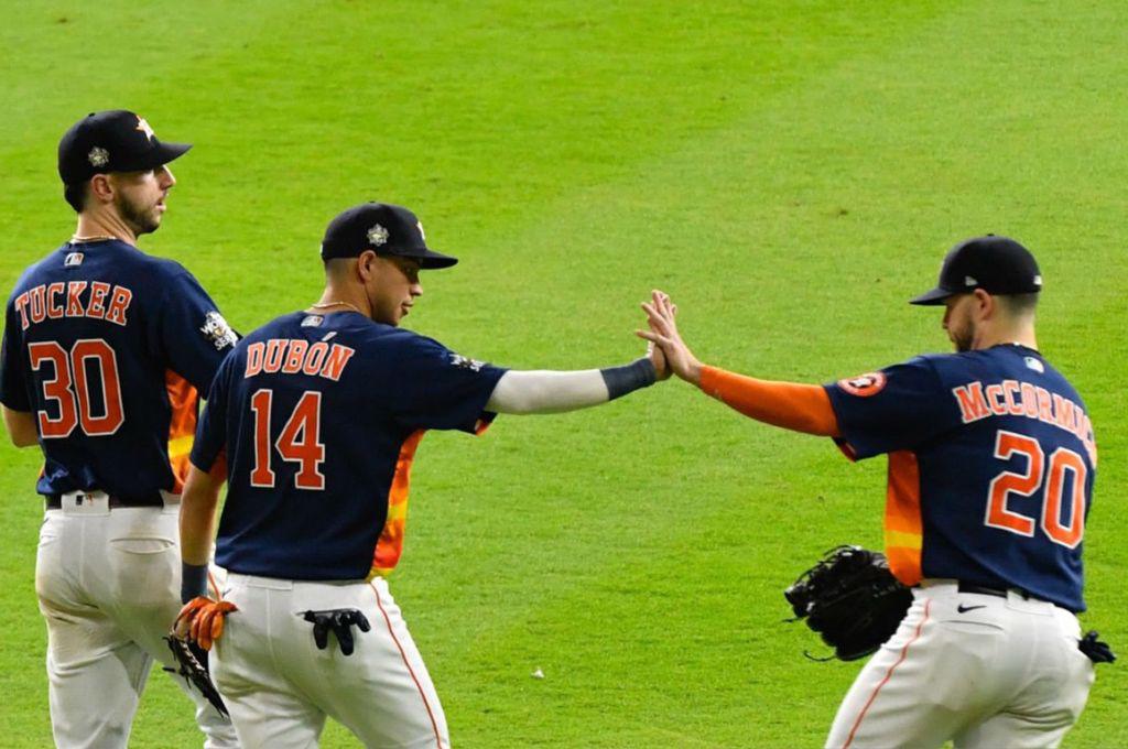Mauricio Dubón hace historia: así fue su debut en la Serie Mundial en la victoria de los Astros sobre Phillies