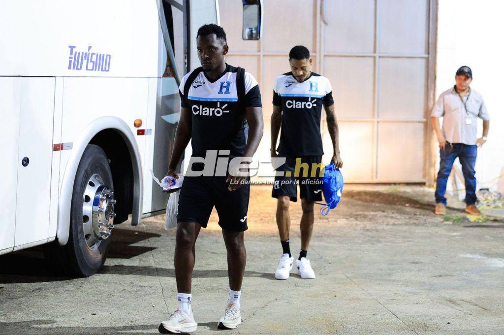 Las primeras imágenes de Yustin Arboleda con la camisa de la Selección de Honduras y un invitado especial en el entreno