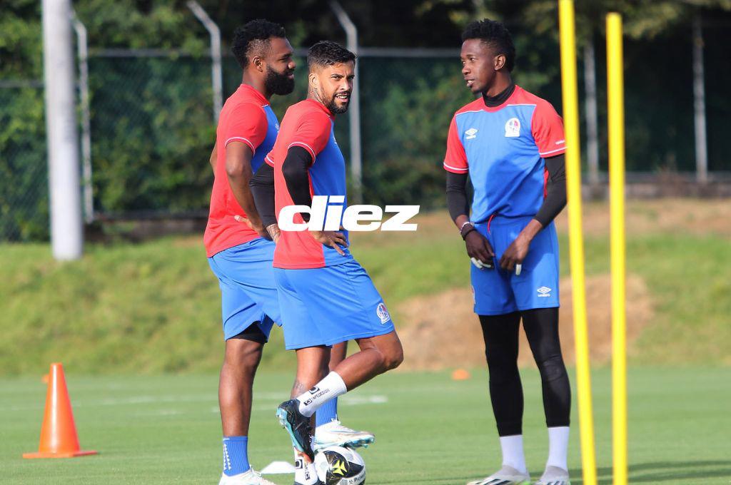 ¿Qué pasa con Araújo? Las imágenes del entreno del Olimpia; Elis activo y José Mendoza pendiente del futuro de Menjívar