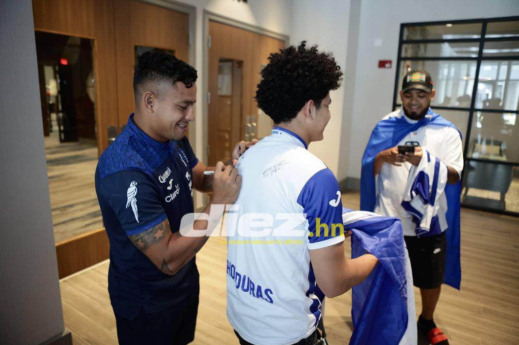 La sorpresiva visita de exmundialista al hotel de concentración de Honduras; aficionados se hicieron presente en Miami