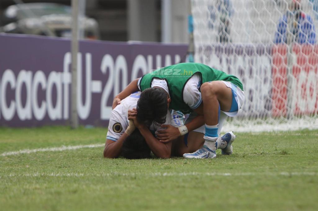 NO SE VIO EN TV: La burla del portero de Guatemala, el júbilo chapín tras dar la sorpresa y así festejaron en el camerino