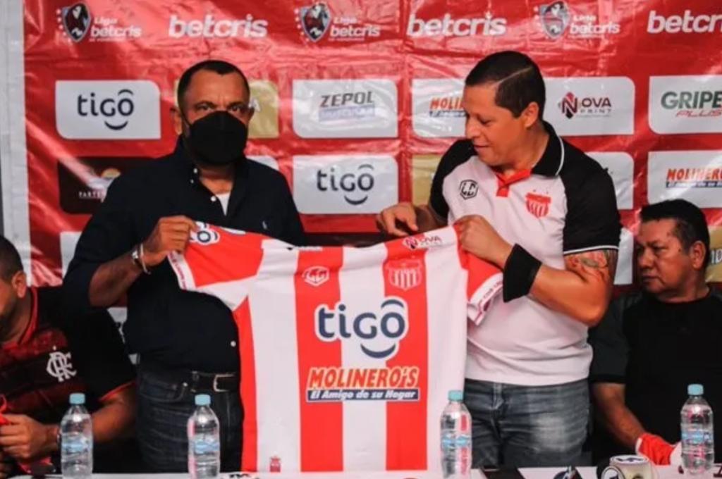 ¡Problemas en el Vida! Jairo Martínez carga contra Raúl Cáceres: “Es un mentiroso, por eso estamos como estamos”