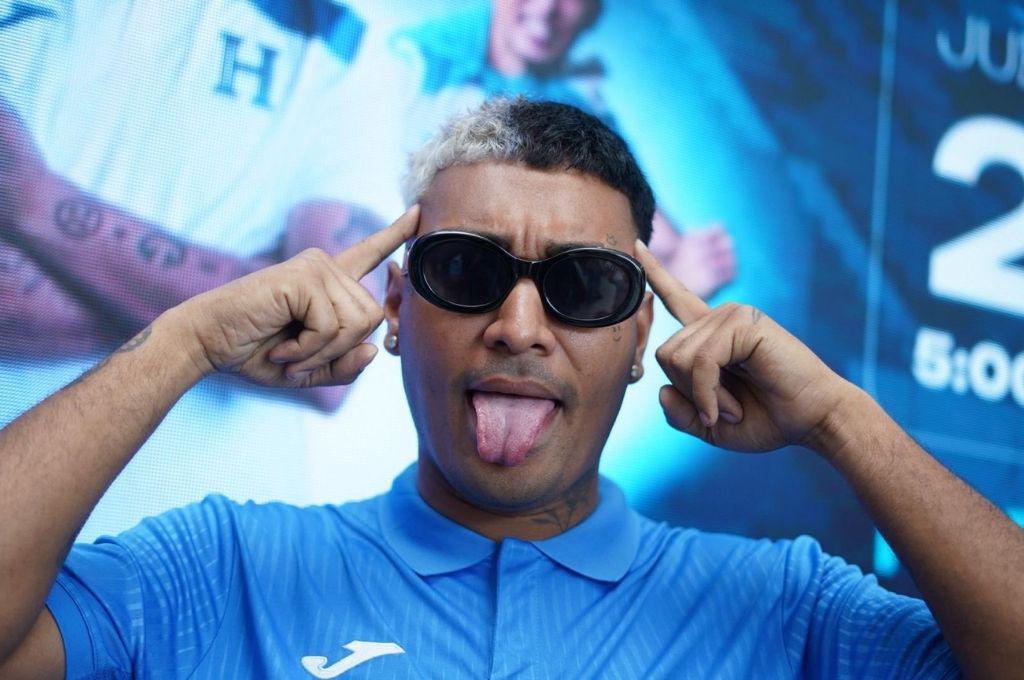 Supremo confirma que termina relación y revela la cantidad de dinero que ganó en redes por el Honduras-El Salvador: Lo arruinó...