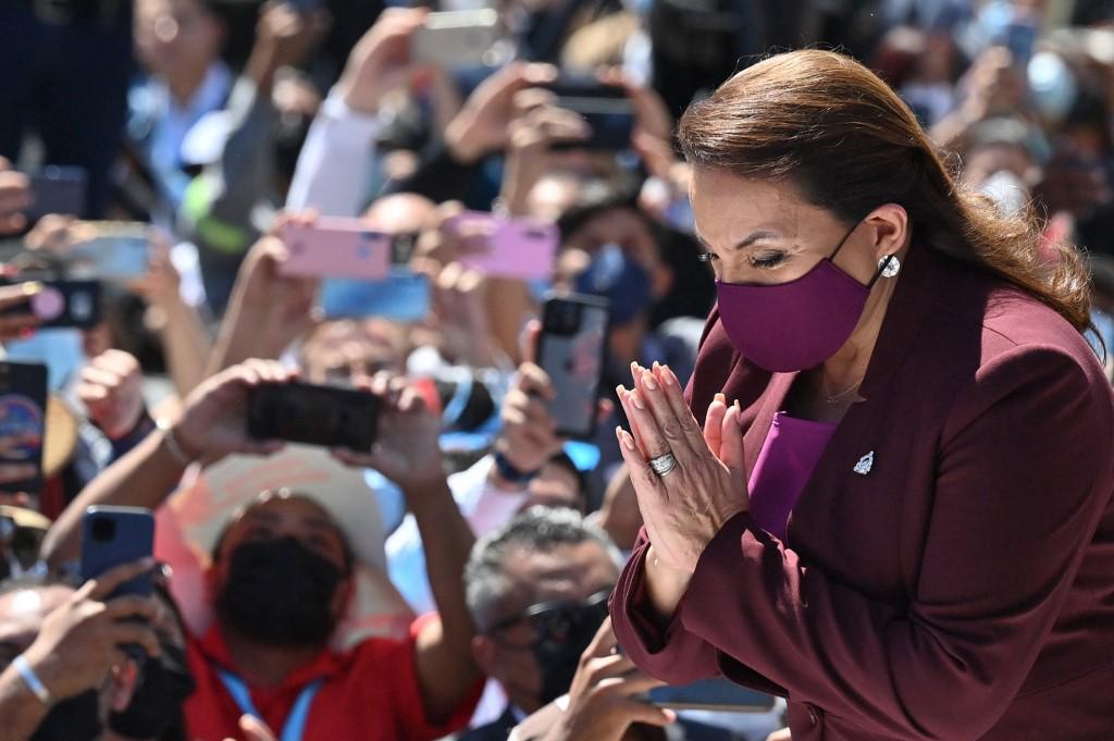 Va con todas sus fuerzas: las promesas de Xiomara Castro tras convertirse en la primera Presidenta de Honduras