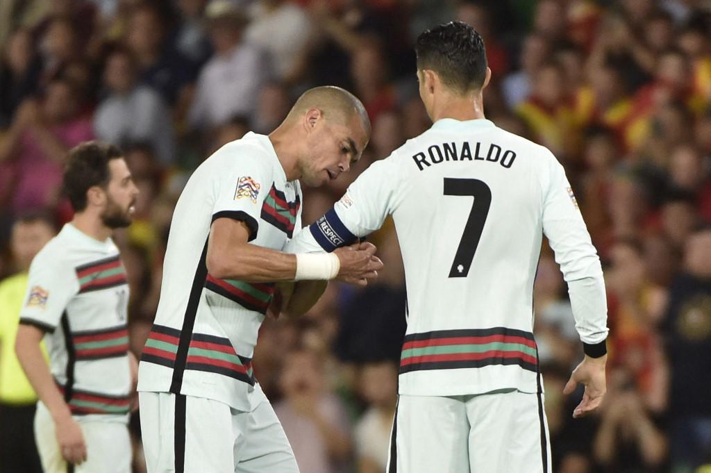 Cristiano Ronaldo en modo entrenador y su gesto con figura del Real Madrid en el España-Portugal de la Liga Naciones