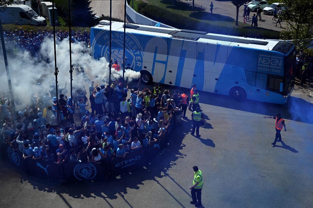 City campeón: Julián, de la mano con las hermanas de Haaland; brutal invasión y los 568 millones en la banca