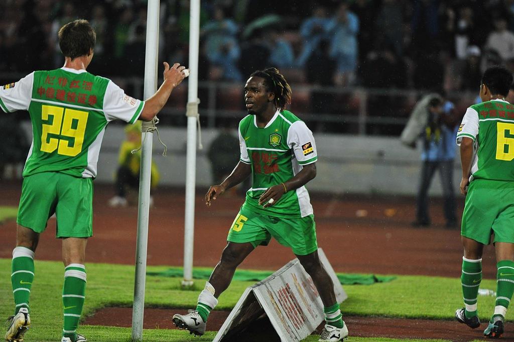 Futbolistas hondureños que fueron legionarios y que son pocos recordados con la camisa de estos clubes de Europa y Asia