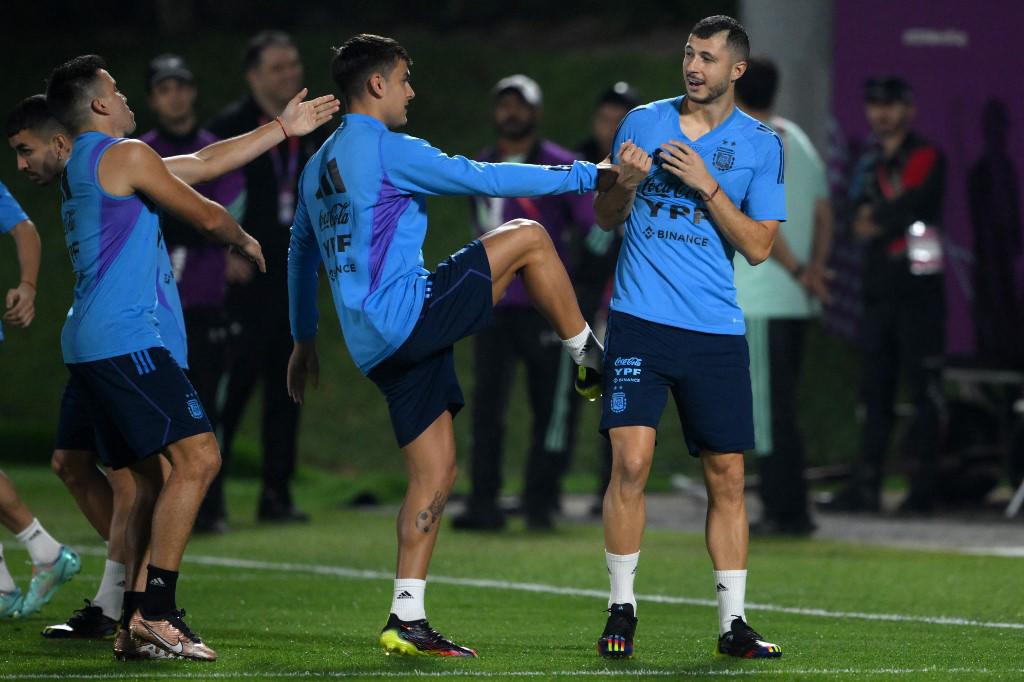 ¿El arma secreta de Scaloni? La locura por el entrenamiento de Argentina: más de 500 periodistas y así fue captado el Kun Agüero