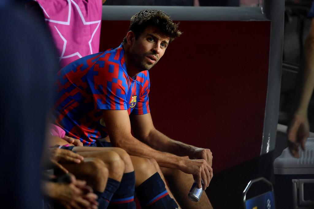 El papelito que recibió Ferran en pleno partido y así fue captada la esposa de Lewandowski en la goleada del Barça en Champions League