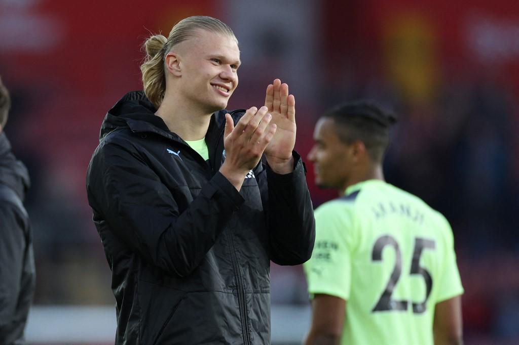 “Haaland está al nivel de Messi y Cristiano Ronaldo; nos acostumbramos a sus cifras goleadoras, ahora es él”