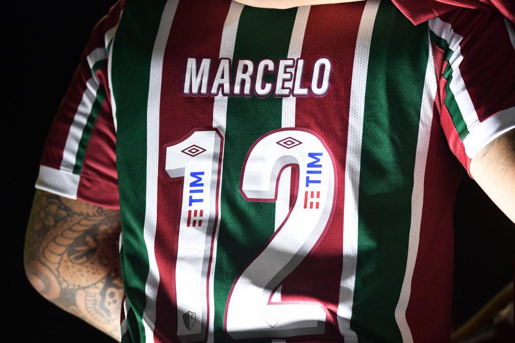 Fue recibido por 35 mil personas y tiene un “gemelo”: La tremenda presentación de Marcelo con Fluminense ¿Y su esposa?