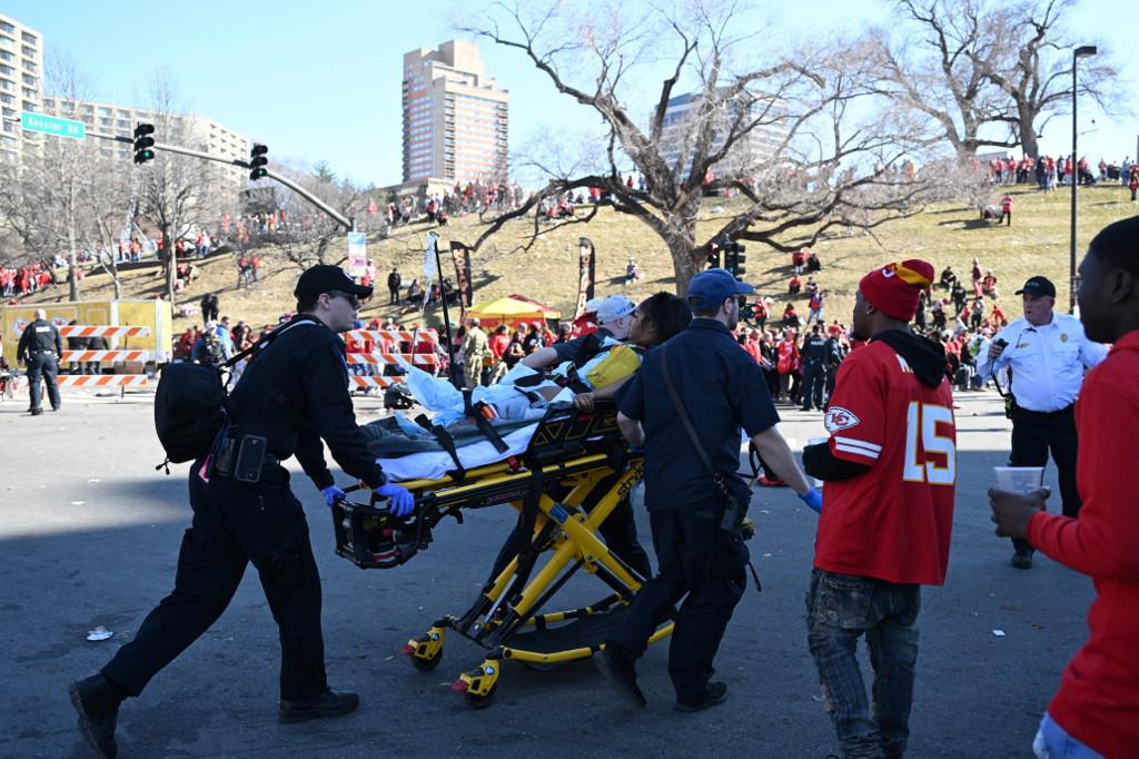 ¡Tiroteo en la celebración del Super Bowl! Un muerto y heridos en desfile de los Chiefs de Kansas: ¿hay detenidos?