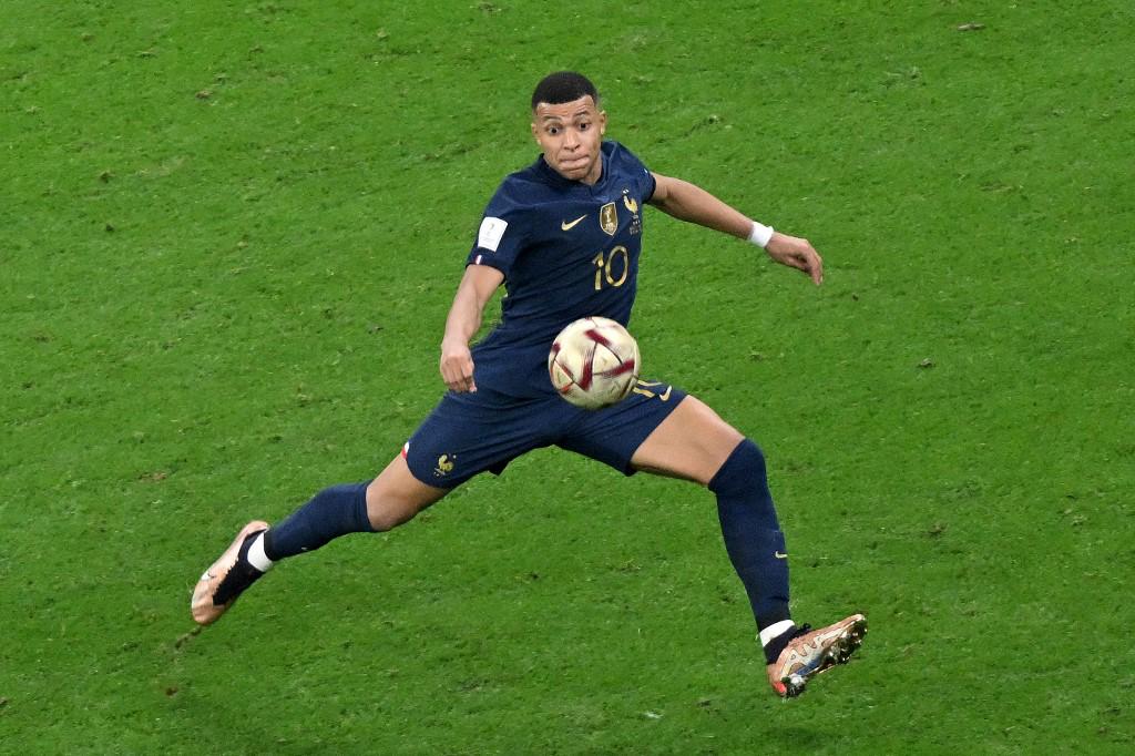 El Real Madrid alista unos 1.000 millones de euros para afrontar el fichaje de Mbappé.