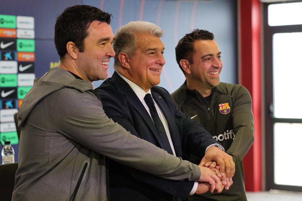 Los dos ‘fichajes’ que Laporta le impuso a Xavi para seguir en Barcelona: el técnico tuvo que acceder