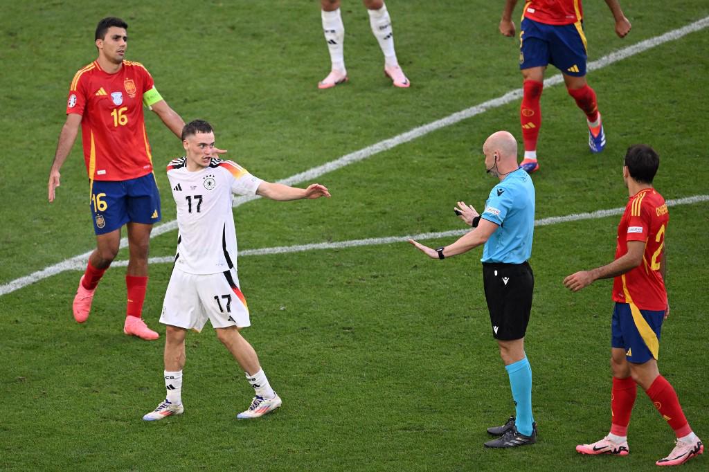 Kroos se cargó a Pedri en su último partido: duras imágenes de la eliminación de Alemania ante España en la Eurocopa