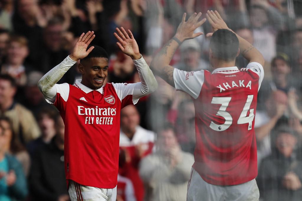 Arsenal baja al City y recupera el liderato de la Premier League tras propinarle paliza al Nottingham Forest