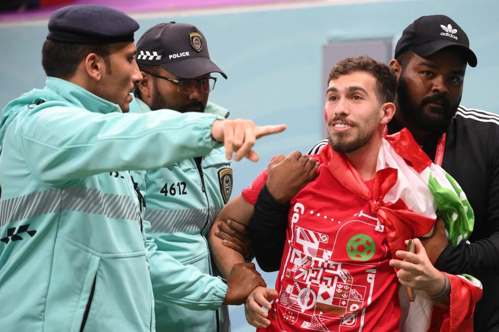 El tremendo gesto de Mbappé, Hakimi y Ziyech destrozados; el que fue sacado del estadio y el festejo del presidente de Francia