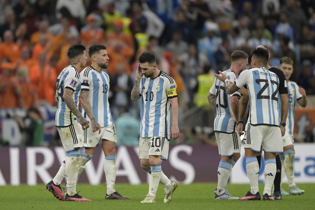 FOTOS: el desafiante festejo de Messi tras su récord, Antonella la goza en el palco, tremendo zafarrancho y Argentina explota