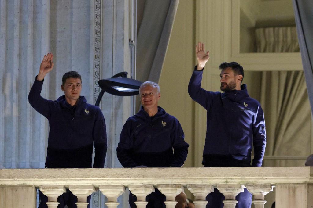 Escándalo en Francia: otro futbolista se peleó con Didier Deschamps en el Mundial y lo acusan de filtrar información privada