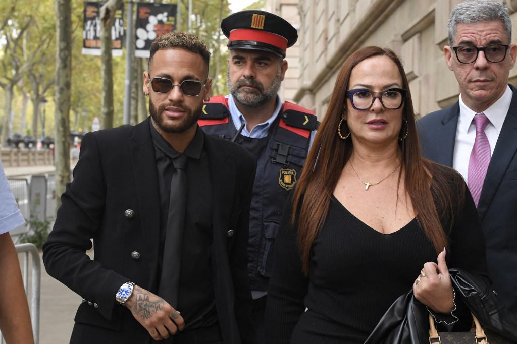 Así fue captado Neymar en Barcelona para aclarar el escándalo que sacude su carrera a pocos días del Mundial de Qatar