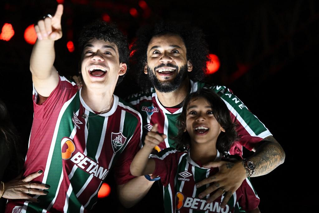 Fue recibido por 35 mil personas y tiene un “gemelo”: La tremenda presentación de Marcelo con Fluminense ¿Y su esposa?