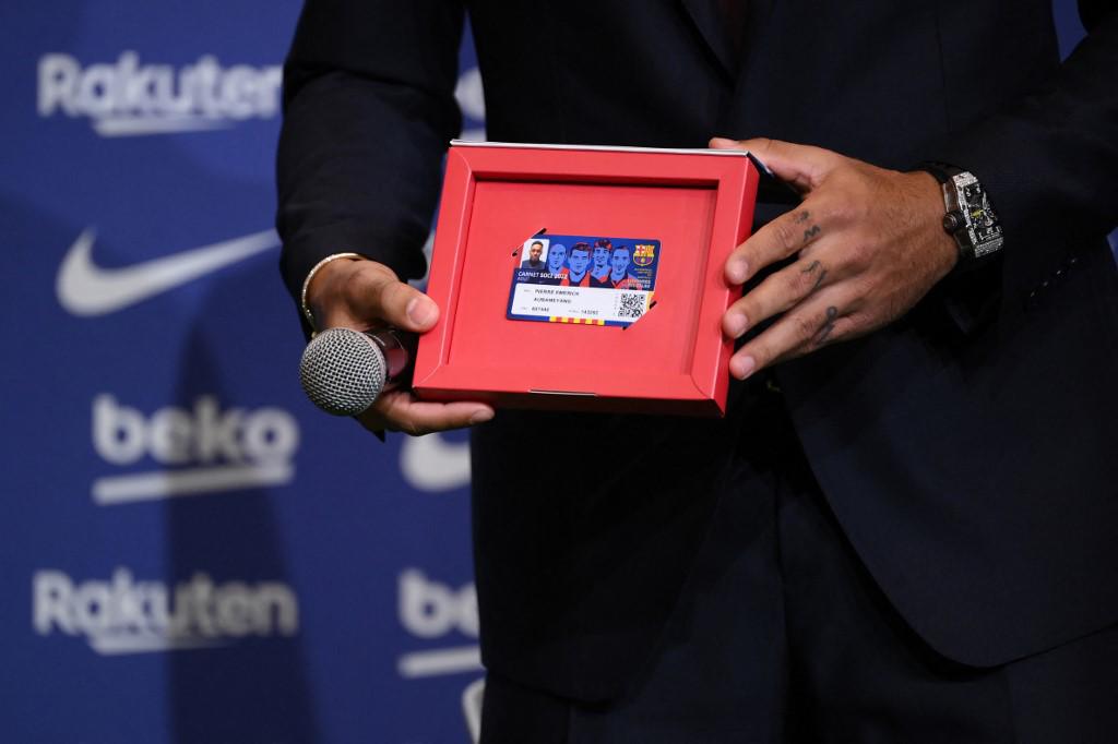 Así fue la presentación de Aubameyang con el Barcelona: se convierte en socio, su dorsal y cómo quiere que lo llamen