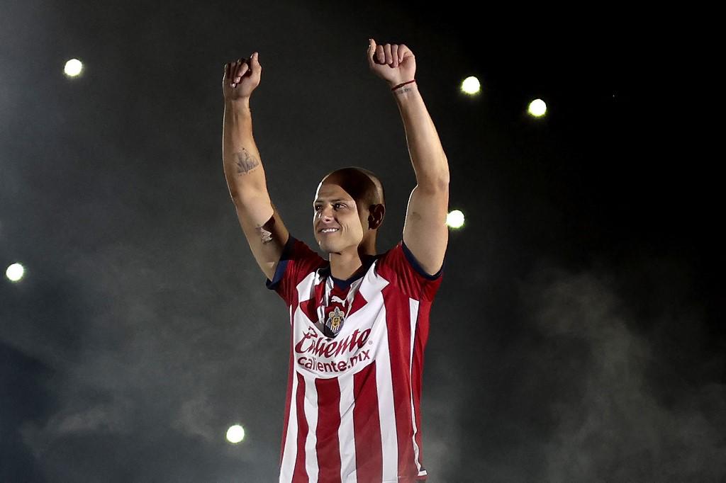 Chicharito Hernández vuelve como leyenda a Chivas: la brutal presentación y los mensajes de Ferguson y Ancelotti