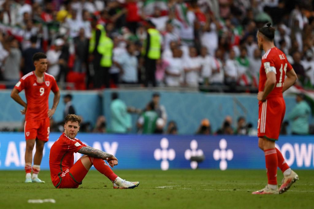 Rodillazo a la cara: así fue la primera expulsión del Mundial, la frustración de Bale y la locura de Irán tras derrotar a Gales