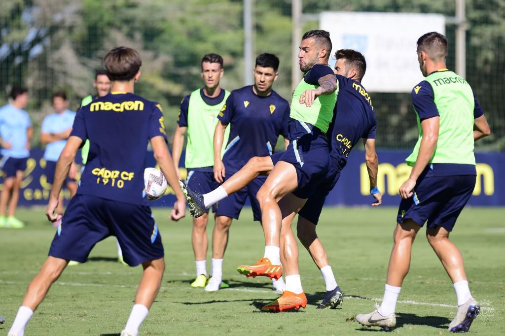 ¿Y el Choco Lozano? La cena con Laporta y motivados por el Mágico González; así se prepara el Cádiz para encarar el duelo ante el Barcelona
