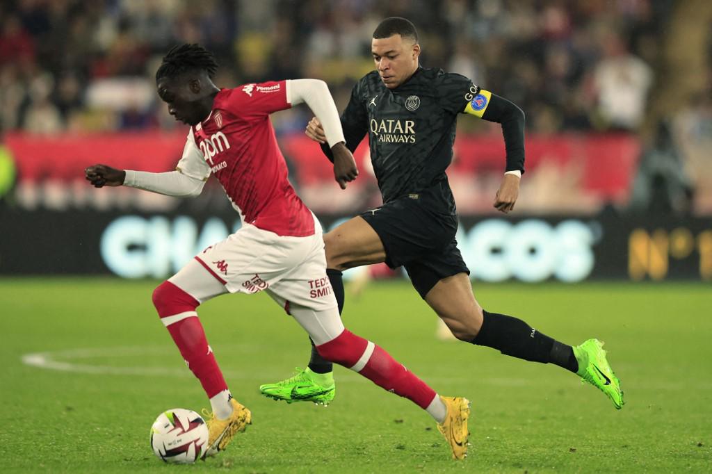 PSG: Luis Enrique quitó a Mbappé en el descanso, la reacción del francés y el mensaje que detonó todo