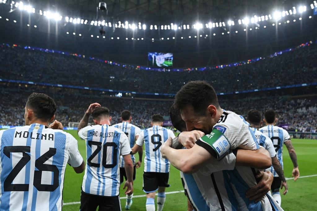 El dolor de los mexicanos y el festejo de Messi por el triunfo de Argentina en el Mundial; así fue captada Antonela Roccuzzo en el estadio