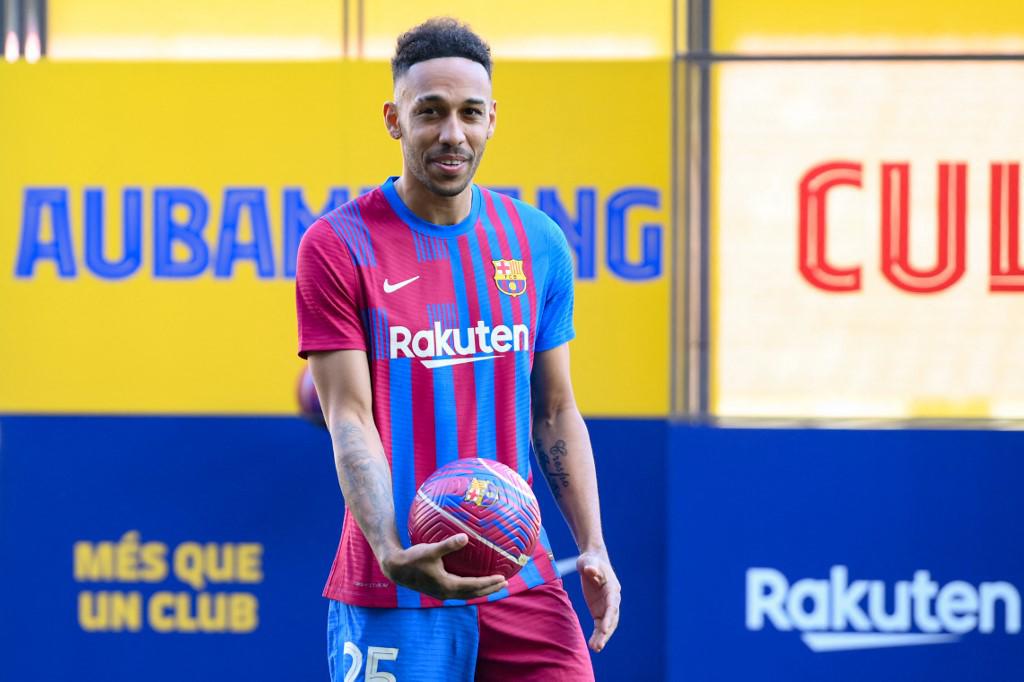 Así fue la presentación de Aubameyang con el Barcelona: se convierte en socio, su dorsal y cómo quiere que lo llamen