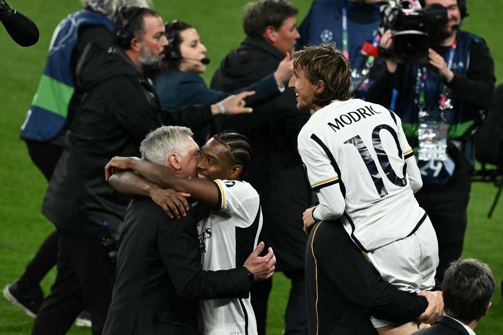 Así festejó Real Madrid la 15: Ancelotti sacó los pasos prohibidos, la emoción de Bellingham y Kroos dijo adiós